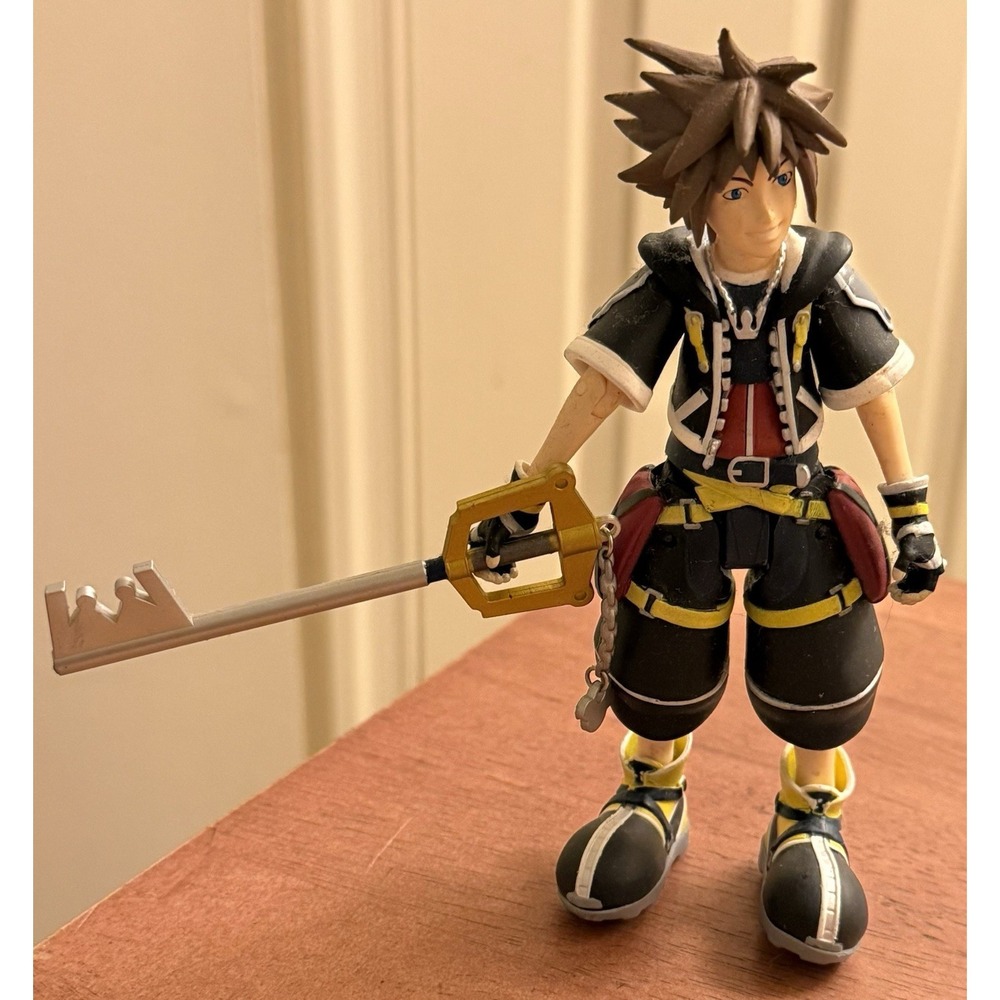 Square Enix Kingdom‎ Hearts Sora Action Figure  6"
